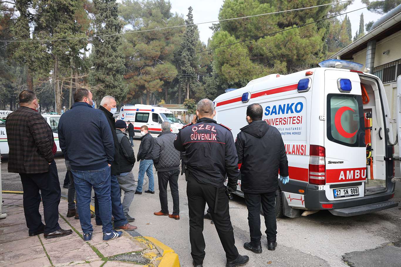 Hastanedeki yangında ölenlerin cenazeleri Adli Tıp Kurumuna kaldırıldı